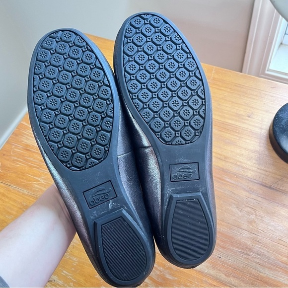 Abeo PRO Cambridge Round Toe Metallic Leather Flats - Picture 13 of 13